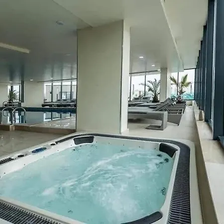 Aqua Blue Luxury & Spa Center Alezzi *